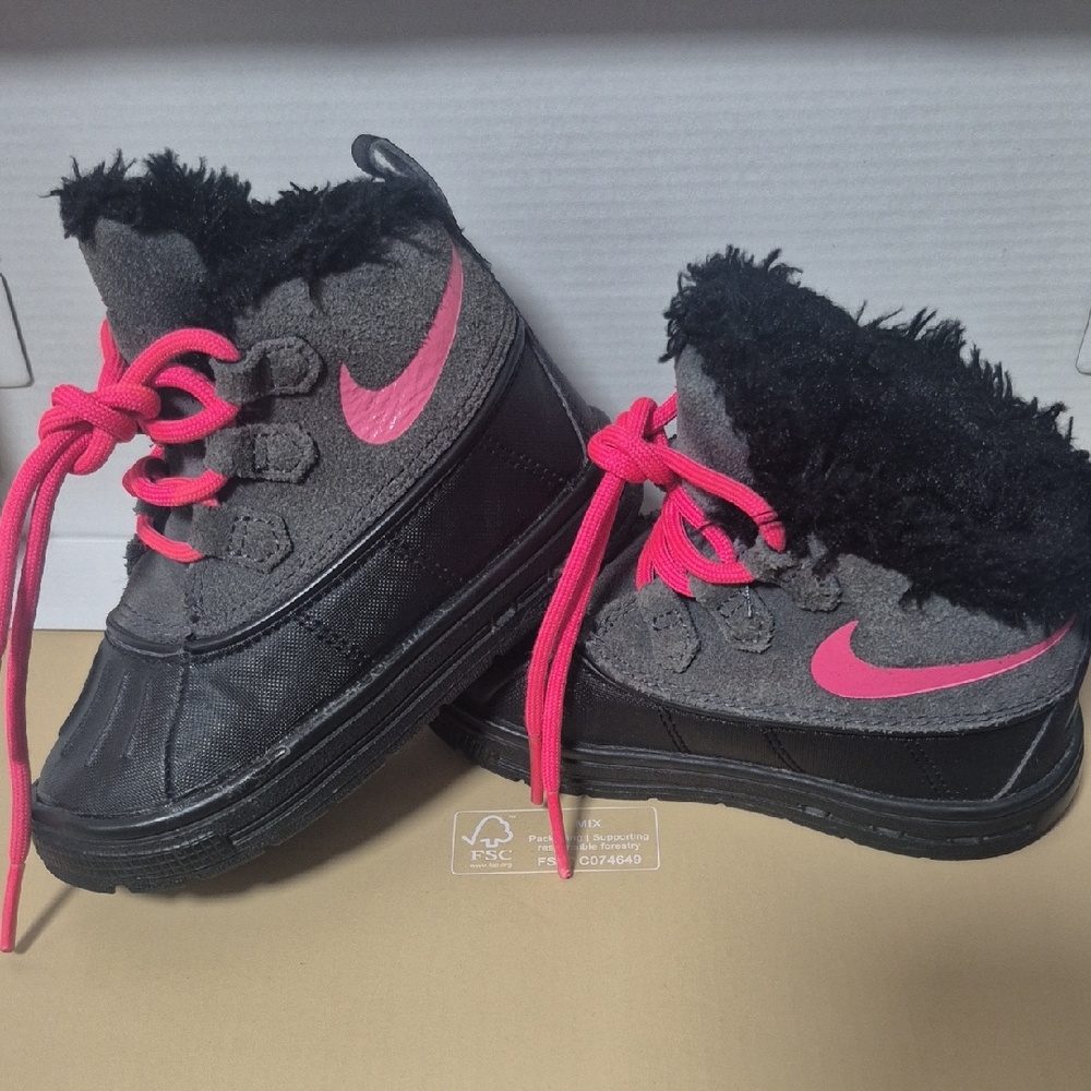Nike Kids Boots - Black and Pink